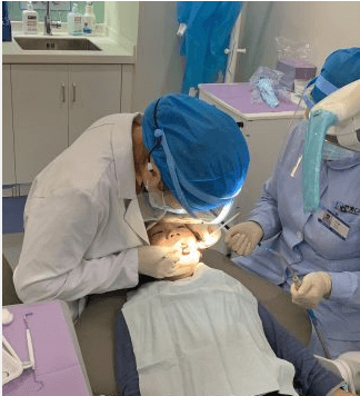 杭州美奥口腔诊疗室手术进行