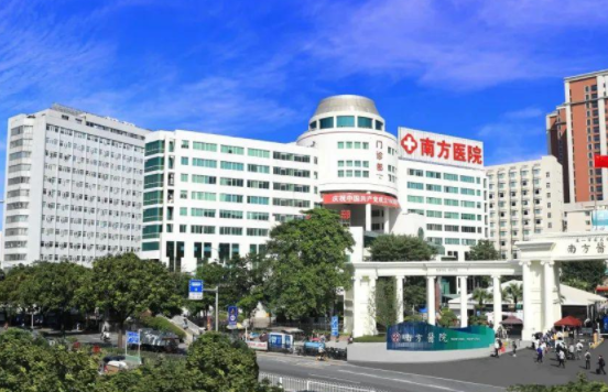 广州哪家整形医院双眼皮技术好？南方医院、中山大学一附院等值得信赖！